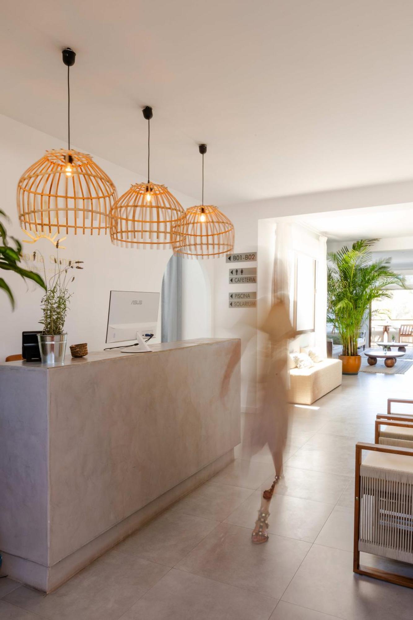 Victoria Sunset Suites Sant Antoni de Portmany Екстериор снимка